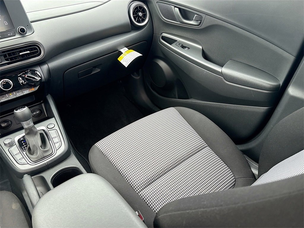 Used 2023 Hyundai Kona SE image 21