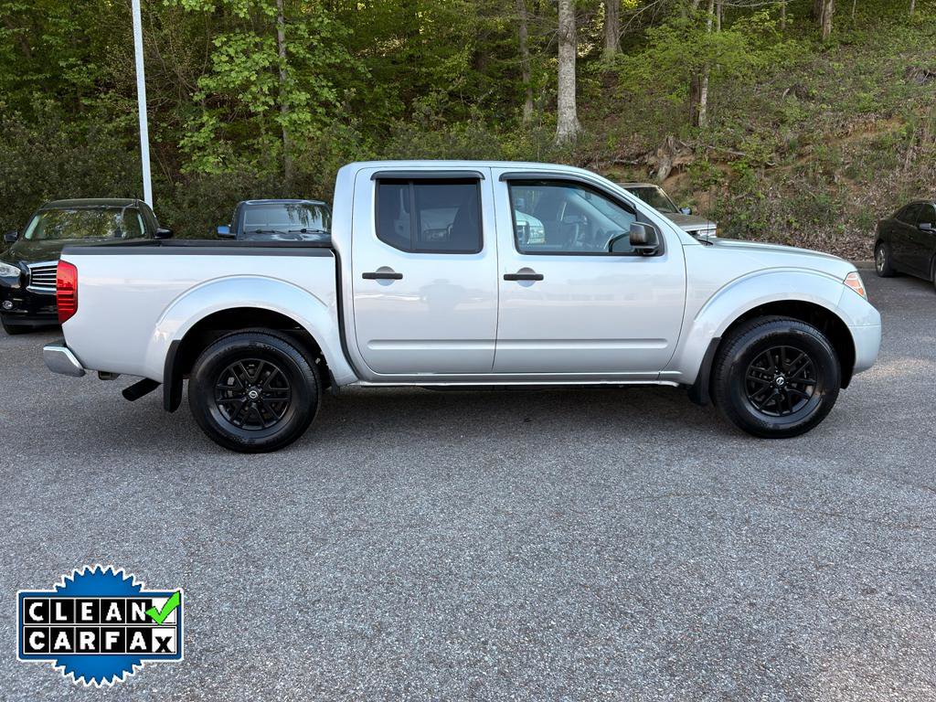 Used 2019 Nissan Frontier SV image 2