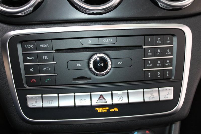 Used 2019 Mercedes-Benz GLA 250 4MATIC w/ Premium Package image 30