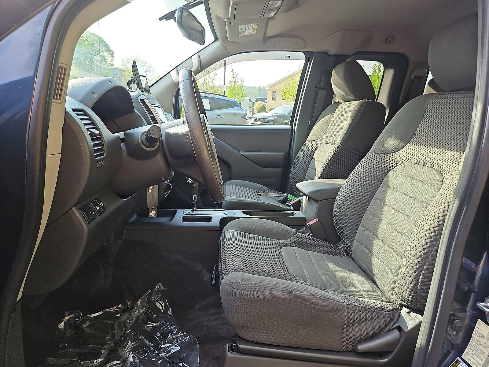 Certified 2017 Nissan Frontier SV w/ SV Value Truck Package AWD/4WD image 12