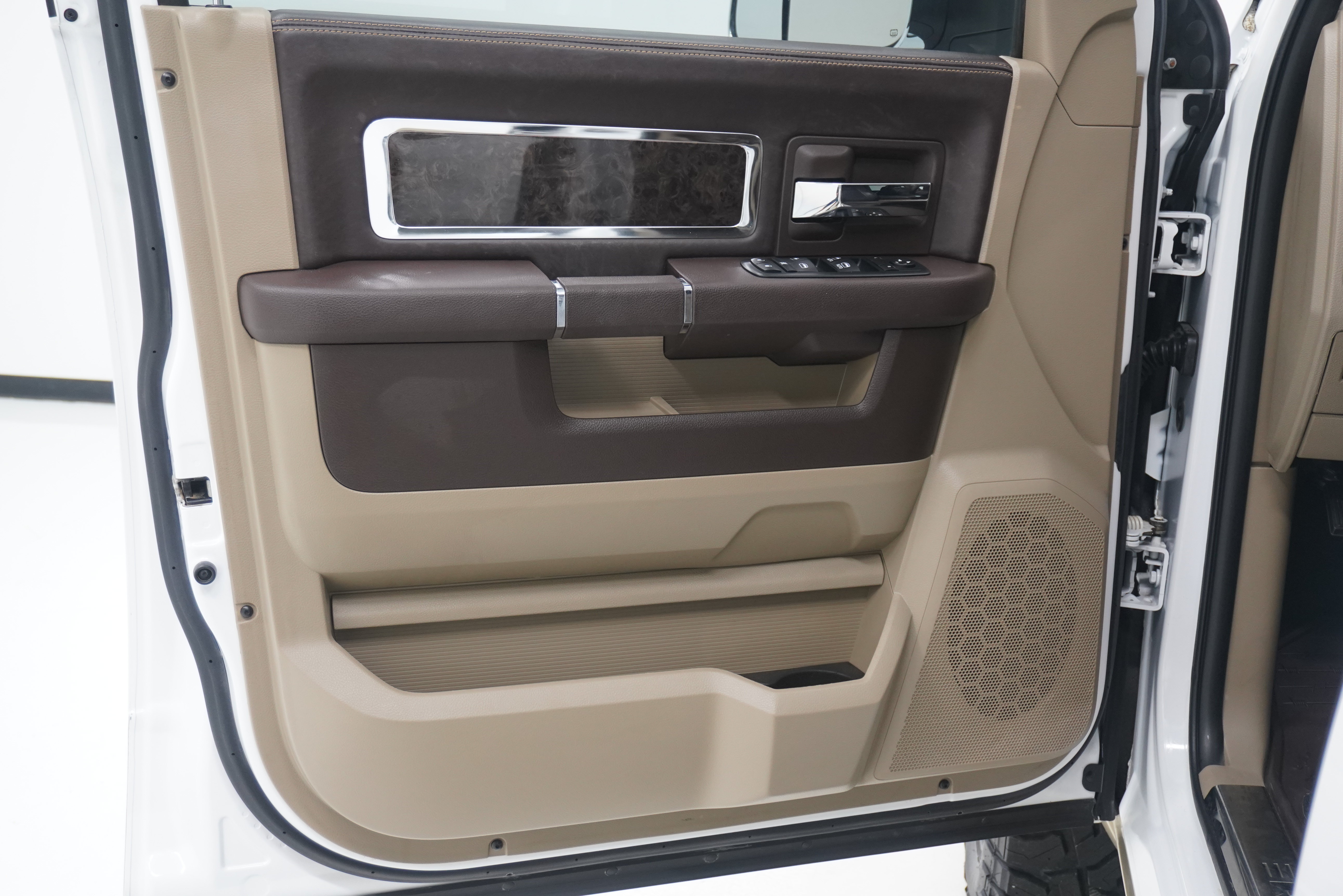 Used 2012 RAM 1500 Laramie Longhorn AWD/4WD image 14