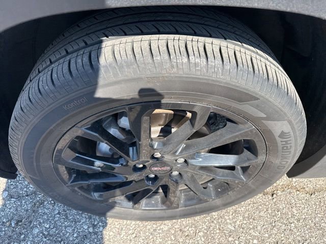 Used 2023 GMC Terrain SLE w/ Driver Convenience Package image 11