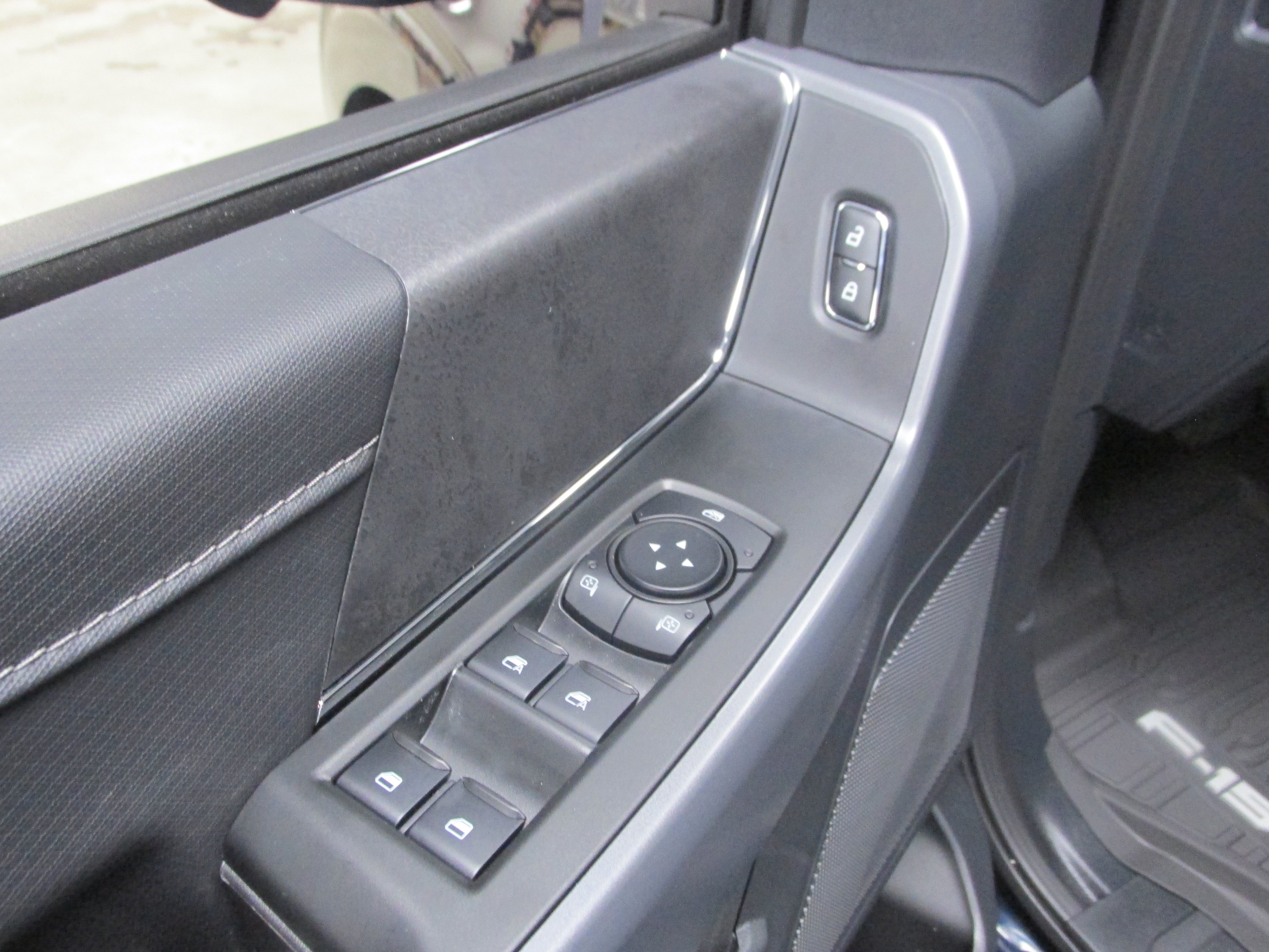 New 2026 Ford F150 XLT w/ Equipment Group 302A MID image 30