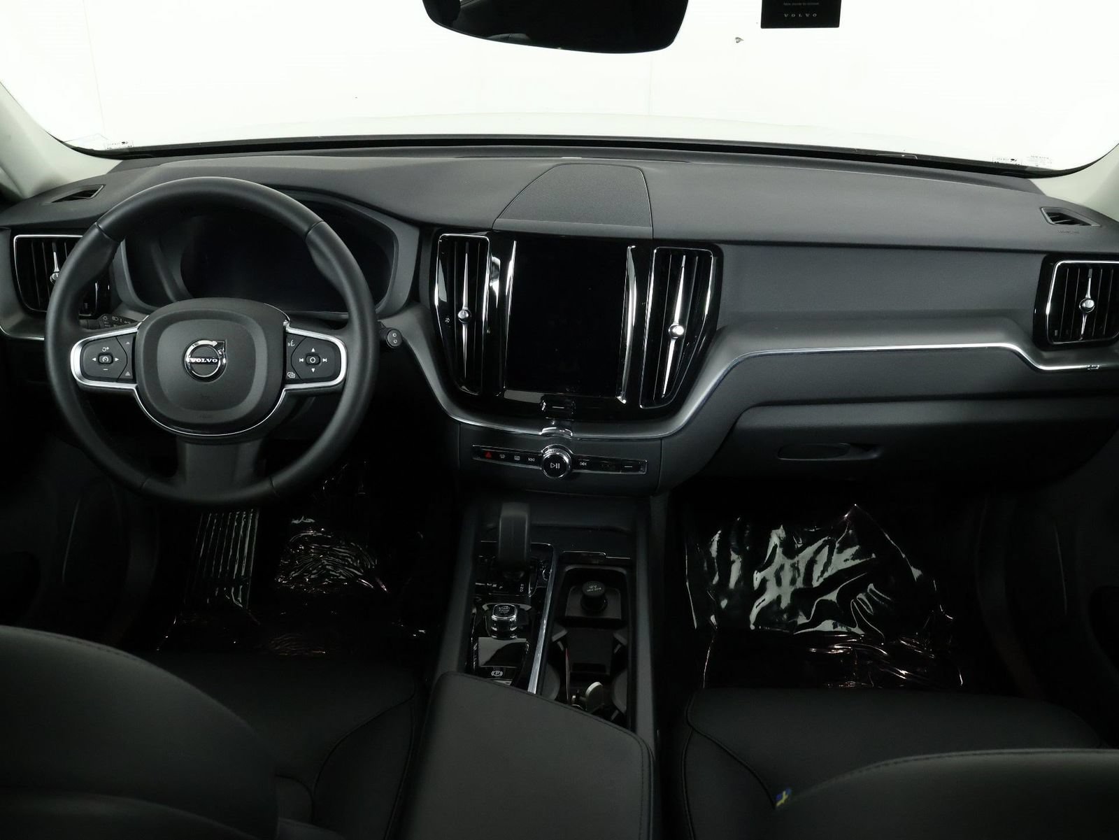 Certified 2025 Volvo XC60 T8 Core w/ Protection Package Premier AWD/4WD image 7