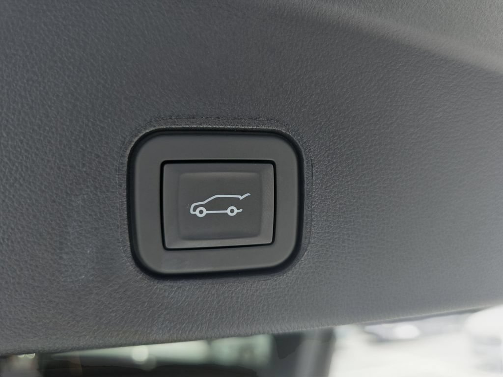 Used 2026 Cadillac Lyriq Signature Sport AWD/4WD image 28