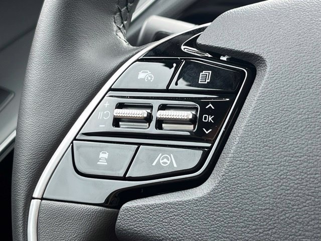Certified 2025 Kia Niro Wind w/ Wind Preserve Package FWD image 33