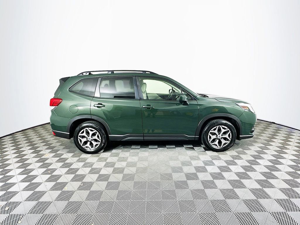 Used 2024 Subaru Forester Premium image 11