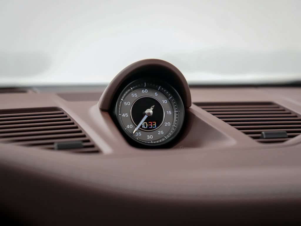 Certified 2022 Porsche 911 Turbo S AWD/4WD image 27