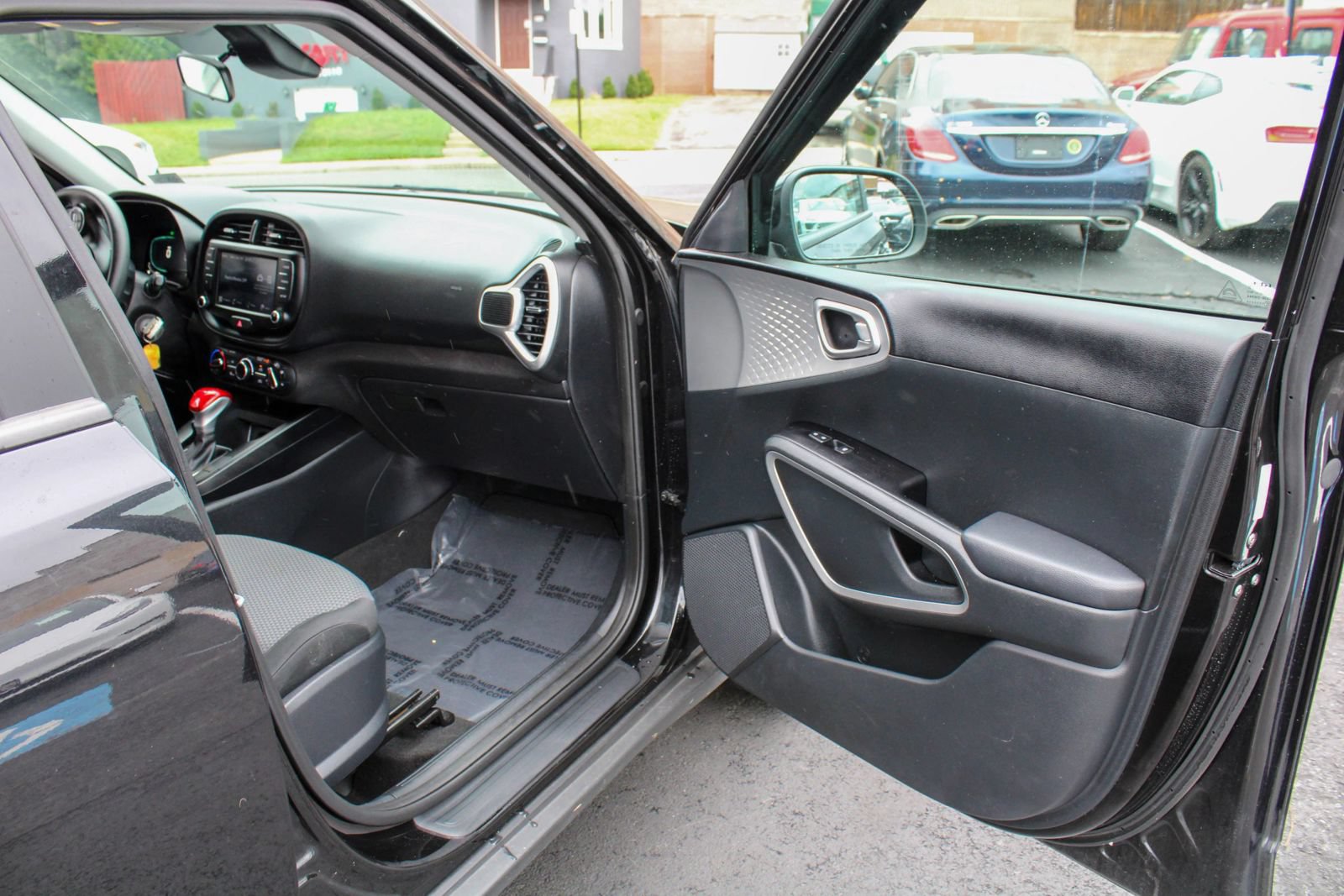 Used 2023 Kia Soul LX w/ LX Technology Package FWD image 10