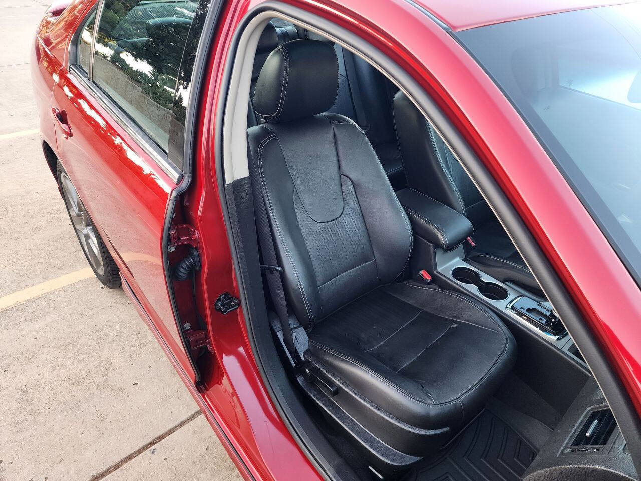 Used 2010 Ford Fusion Sport FWD image 21