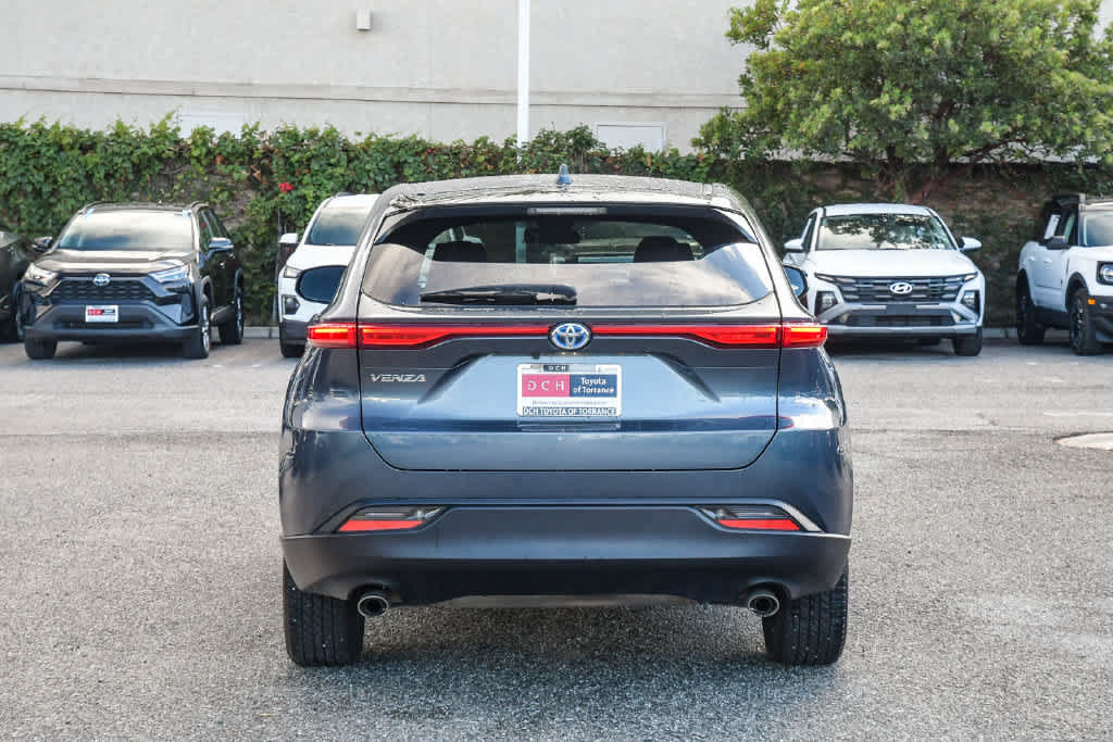 Certified 2024 Toyota Venza LE AWD/4WD image 9