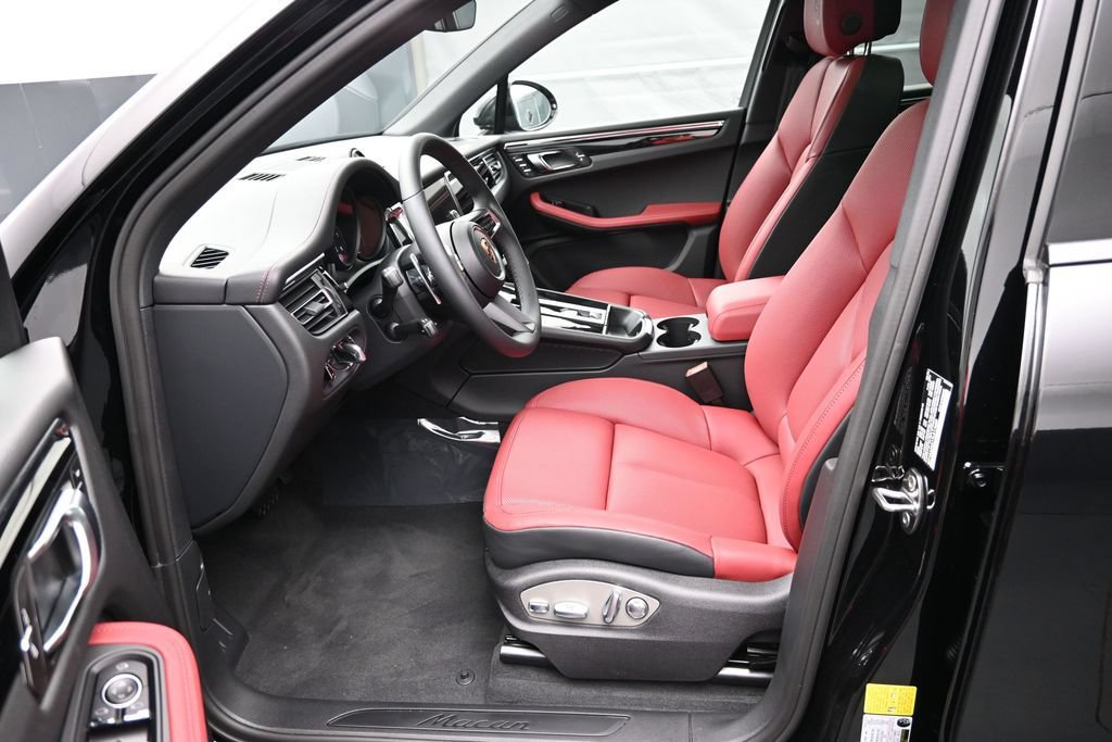 New 2026 Porsche Macan AWD/4WD image 7