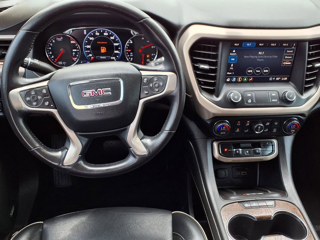 Used 2021 GMC Acadia Denali w/ Denali Technology Package FWD image 14