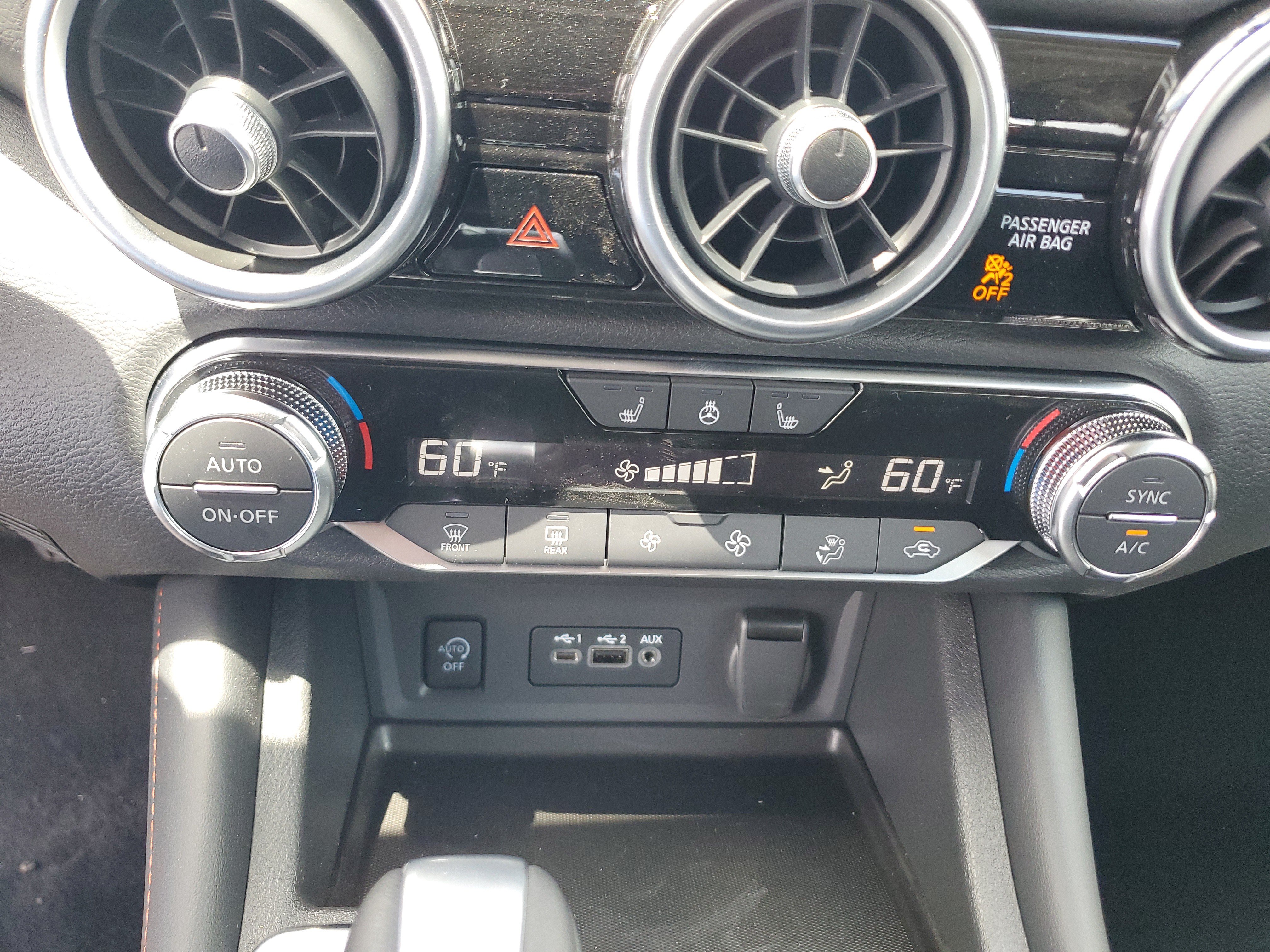 Used 2025 Nissan Sentra SR w/ SR Premium Package FWD image 13
