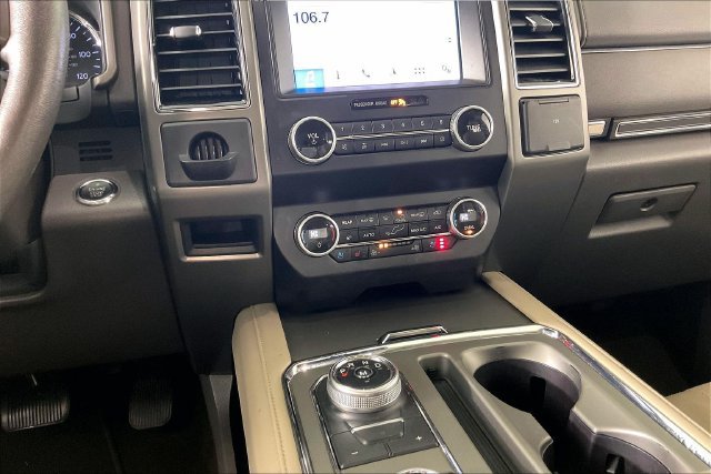 Used 2019 Ford Expedition XLT w/ Equipment Group 202A AWD/4WD image 8