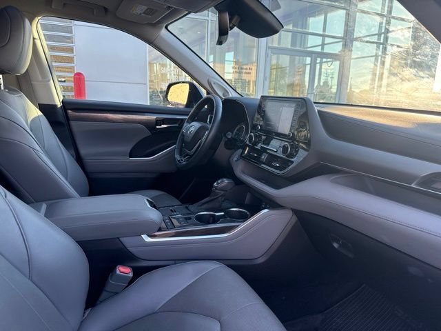 Used 2022 Toyota Highlander Limited AWD/4WD image 23