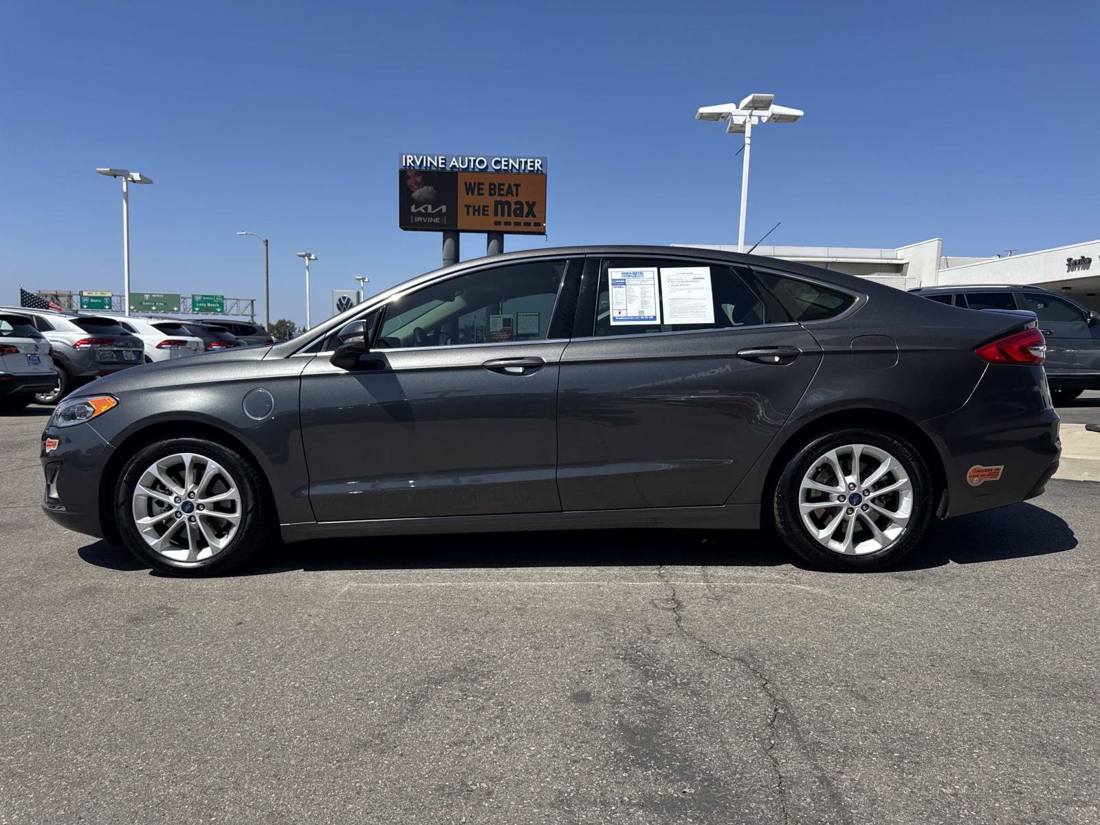 Used 2019 Ford Fusion Energi Titanium FWD image 2