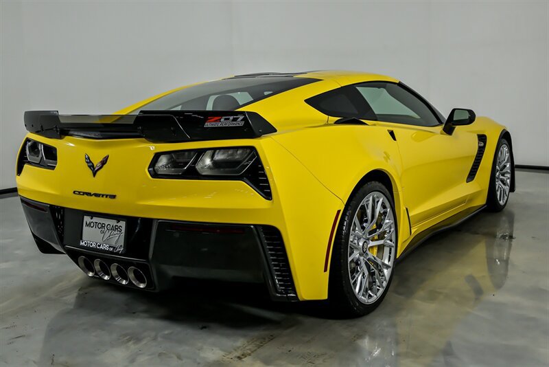 Used 2018 Chevrolet Corvette Z06 RWD image 12