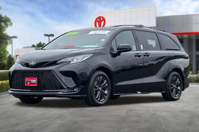 Certified 2026 Toyota Sienna XSE AWD/4WD image 10