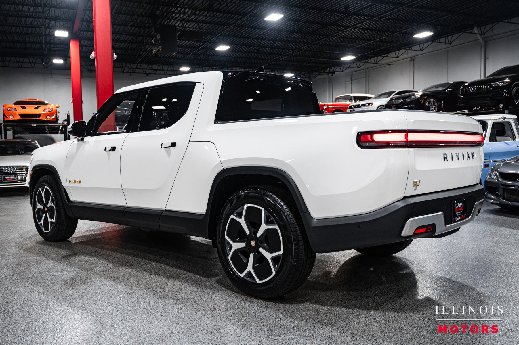 Used 2022 Rivian R1T Adventure image 3