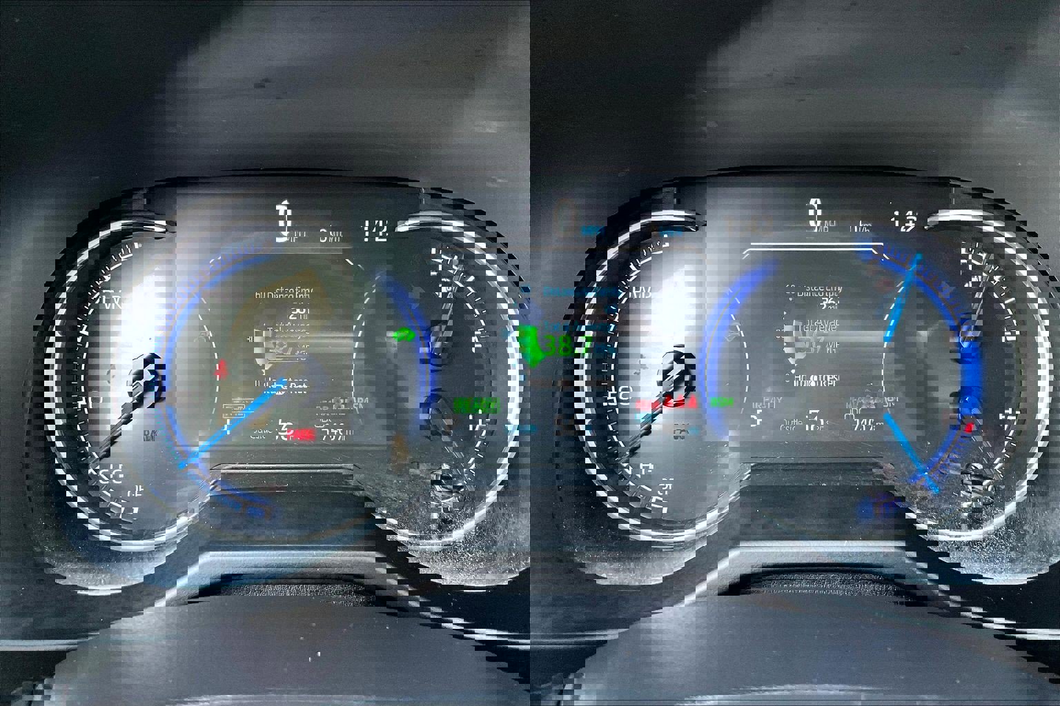 Used 2025 Toyota RAV4 XLE image 19