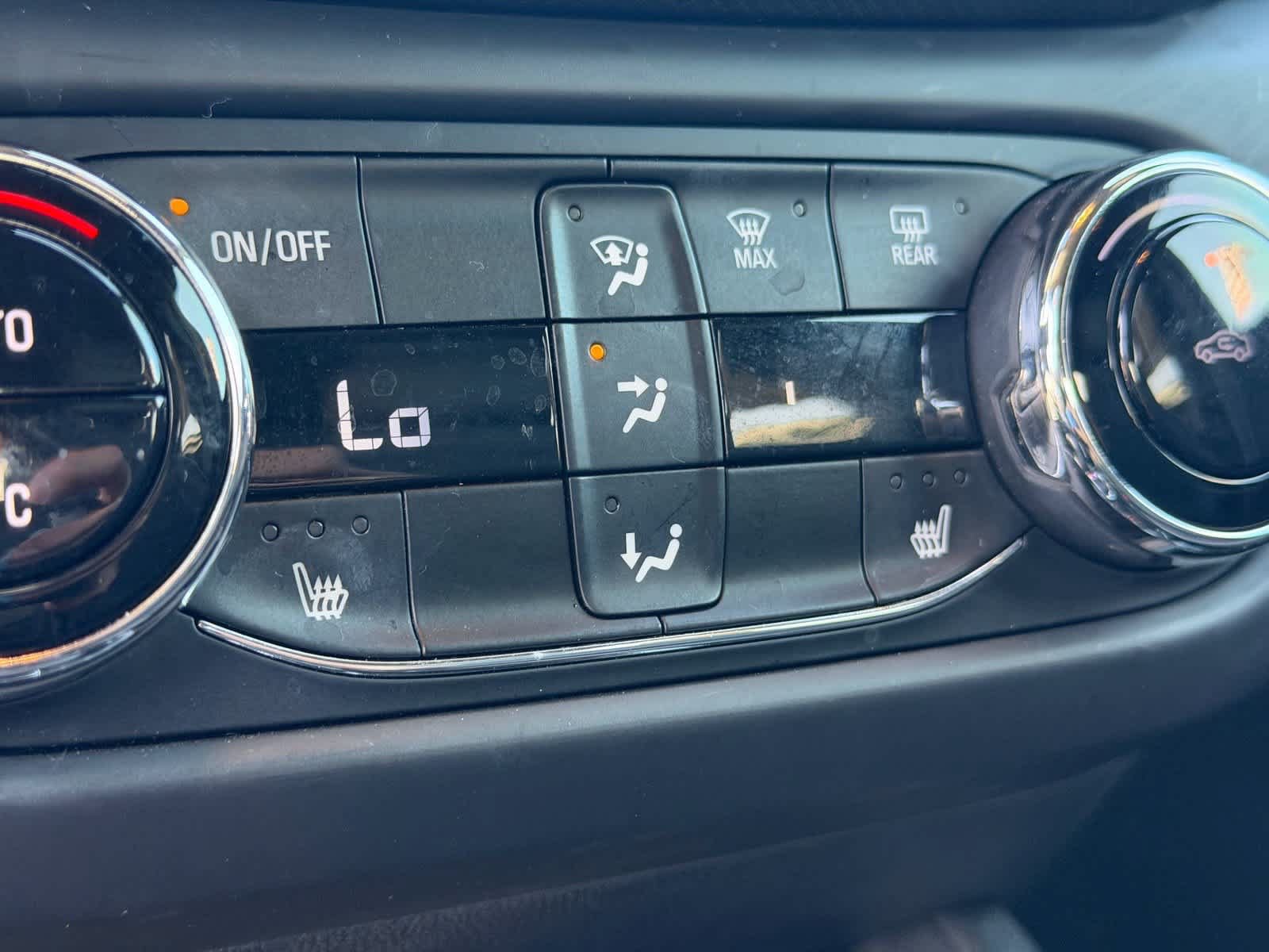 Used 2023 Chevrolet TrailBlazer RS w/ Sun and Liftgate Package FWD image 18