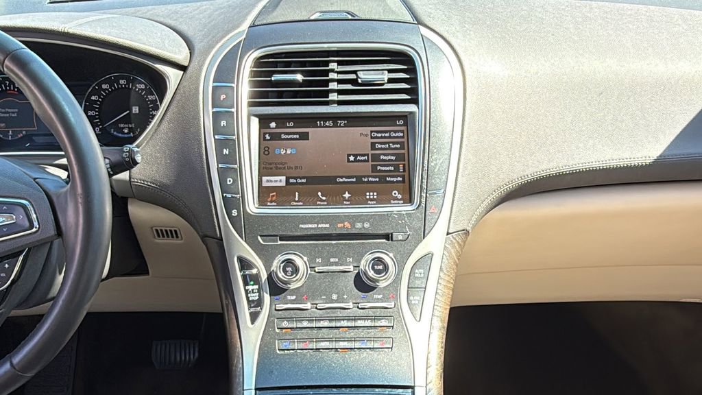 Used 2017 Lincoln MKX Reserve image 25