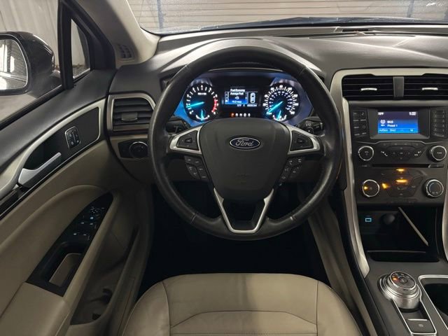 Used 2017 Ford Fusion SE image 14