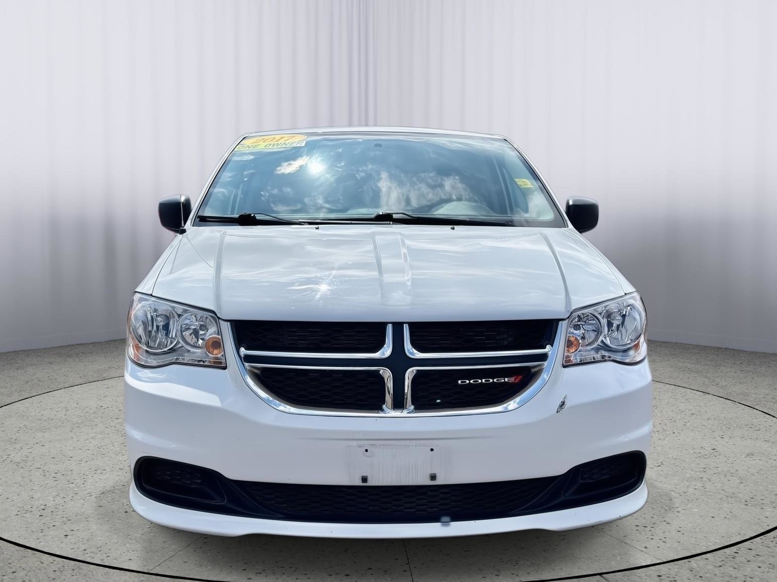 Used 2017 Dodge Grand Caravan SE image 31