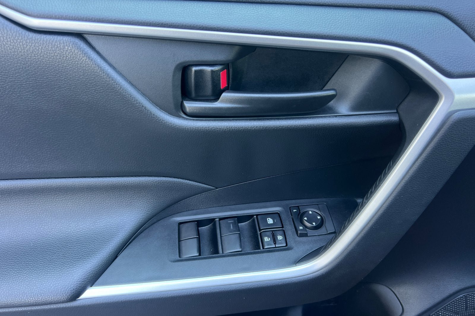 Certified 2022 Toyota RAV4 LE image 11
