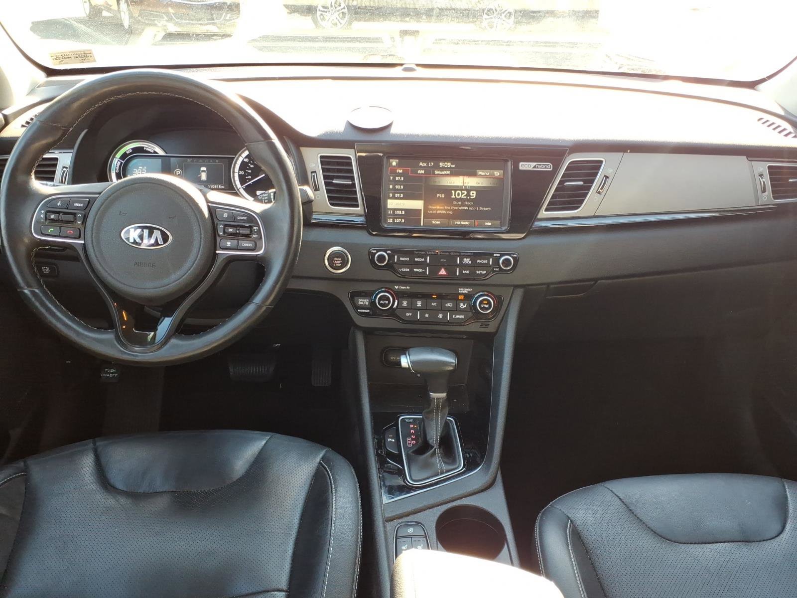 Used 2017 Kia Niro Touring w/ Advanced Technology Package image 7