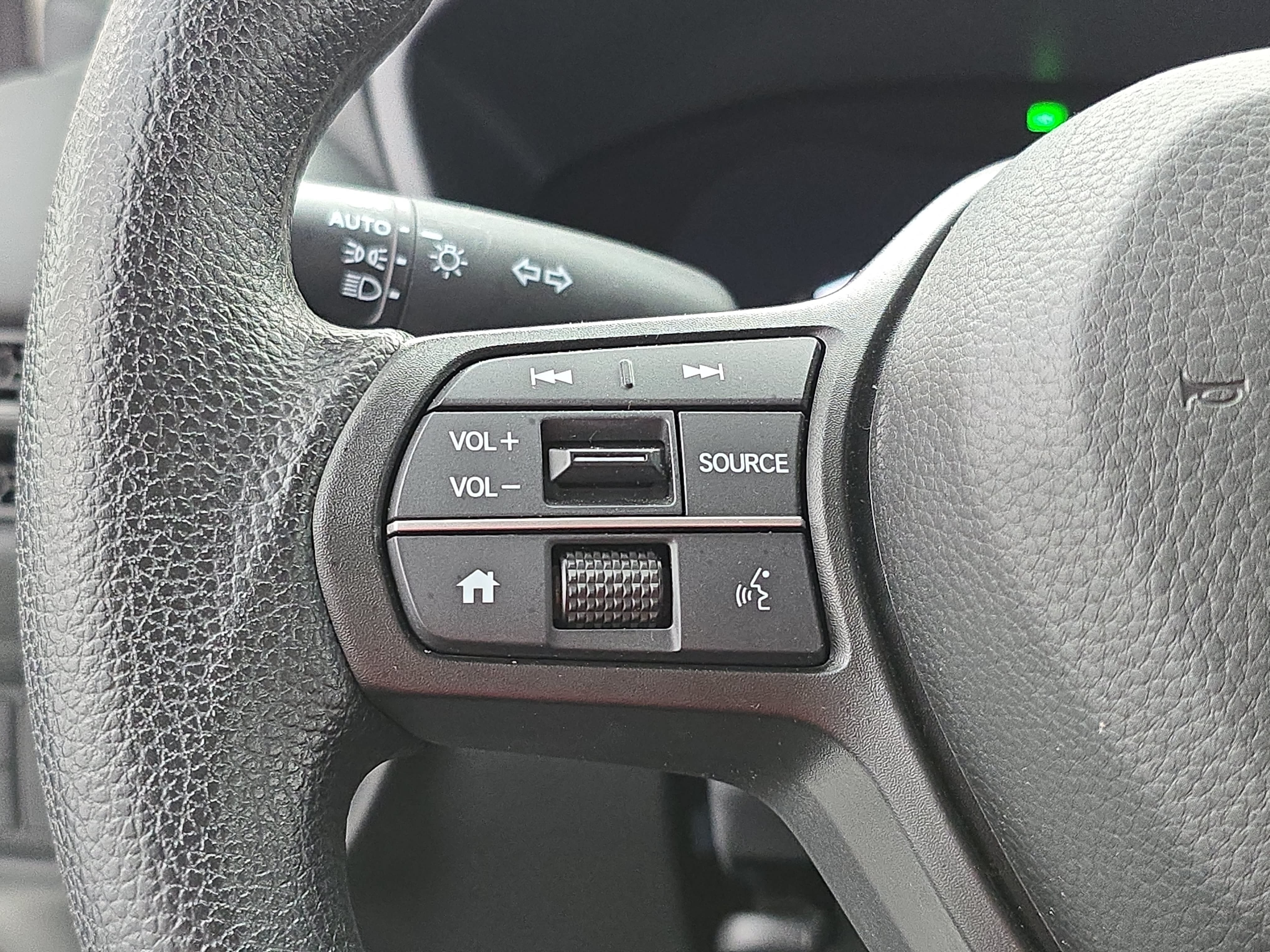 Certified 2025 Honda HR-V LX image 16