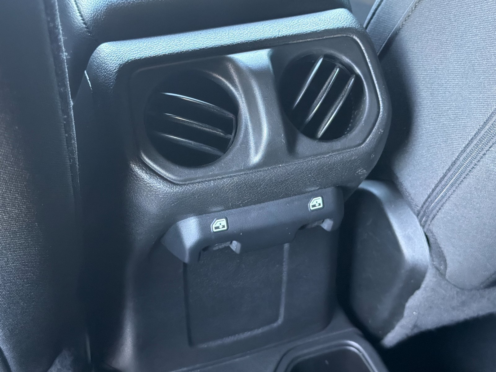 Used 2021 Jeep Wrangler Unlimited Sport AWD/4WD image 35
