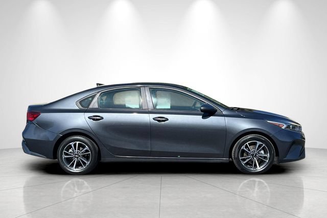 Used 2023 Kia Forte LXS FWD image 3