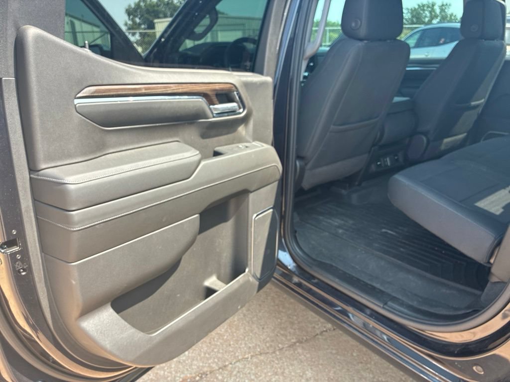 Used 2022 Chevrolet Silverado 1500 LT AWD/4WD image 16