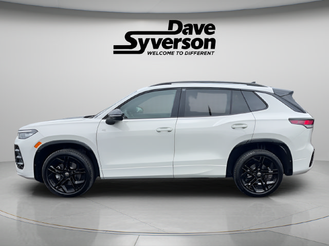 New 2026 Volkswagen Tiguan SE R-Line AWD/4WD image 2
