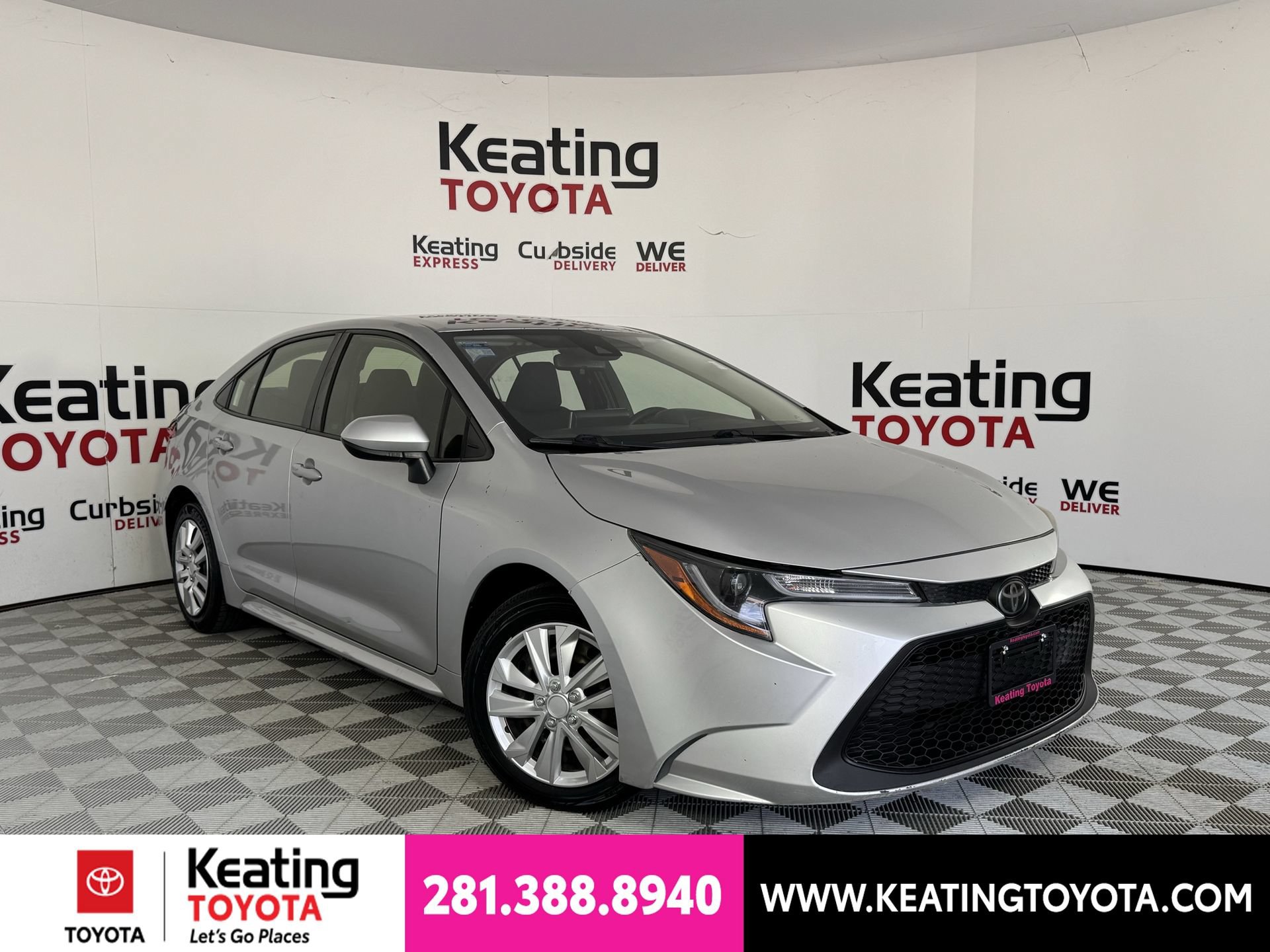 Used 2020 Toyota Corolla LE FWD image 2