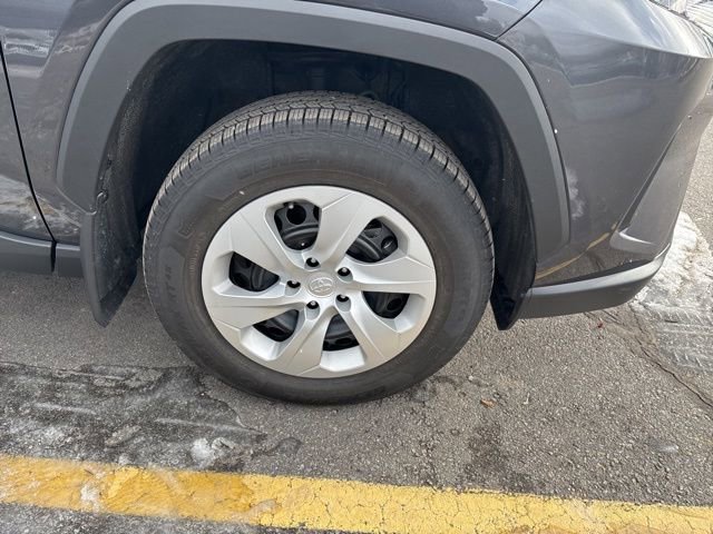 Used 2024 Toyota RAV4 LE image 9