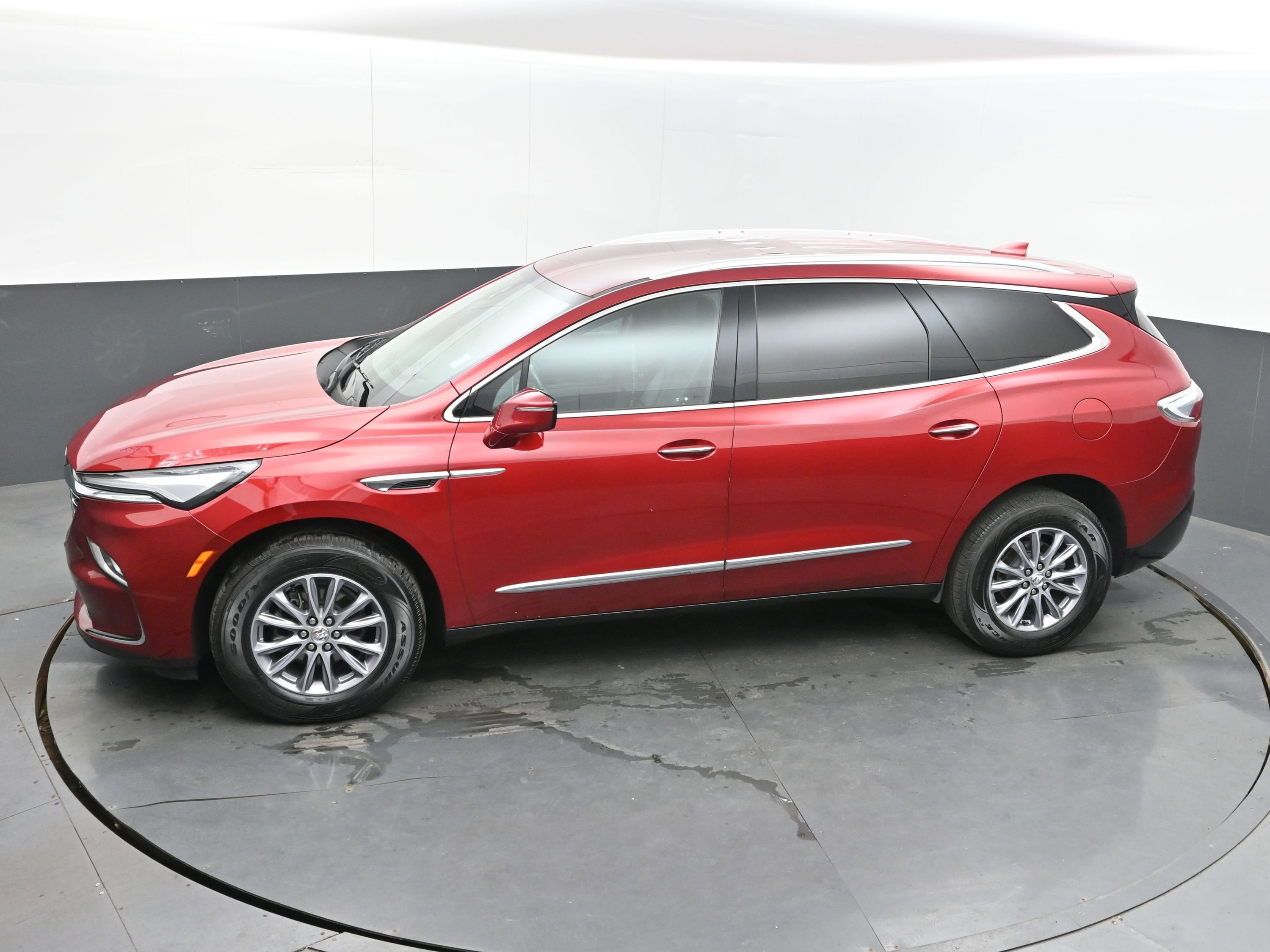 Used 2024 Buick Enclave Premium image 33