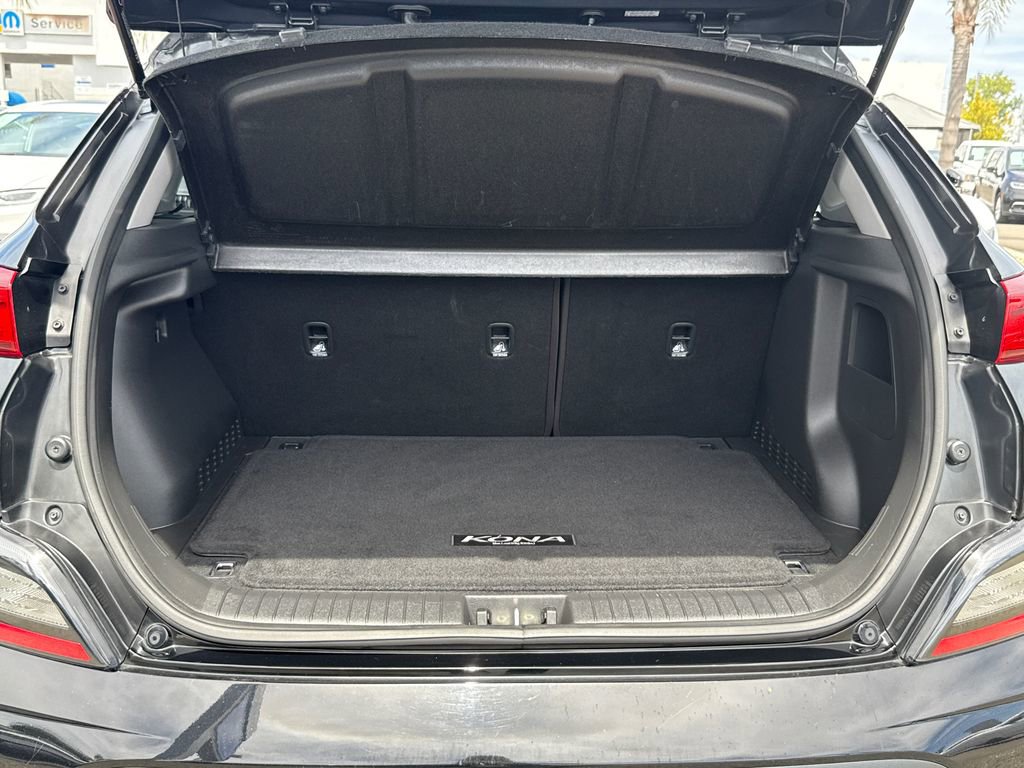 Used 2023 Hyundai Kona SE w/ Cargo Package FWD image 12