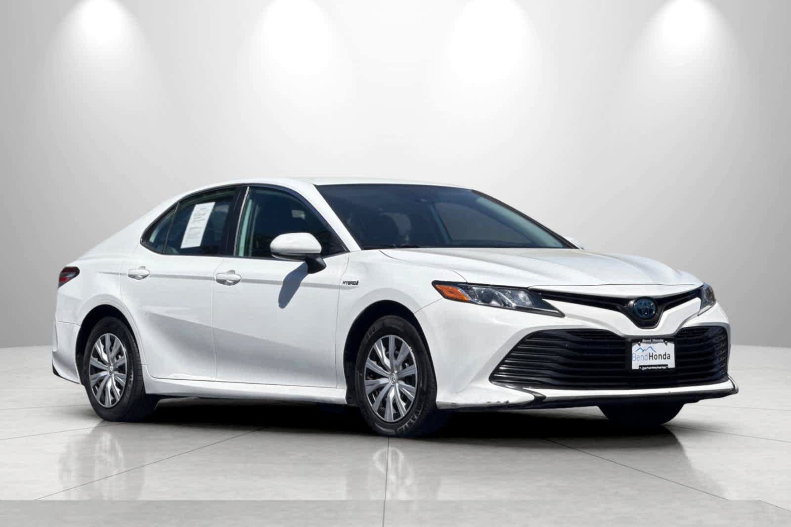 Used 2020 Toyota Camry LE w/ Preferred Accessory Package FWD image 9
