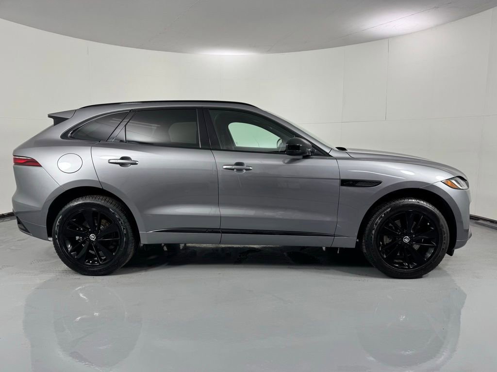 Used 2025 Jaguar F-PACE R-Dynamic S image 5