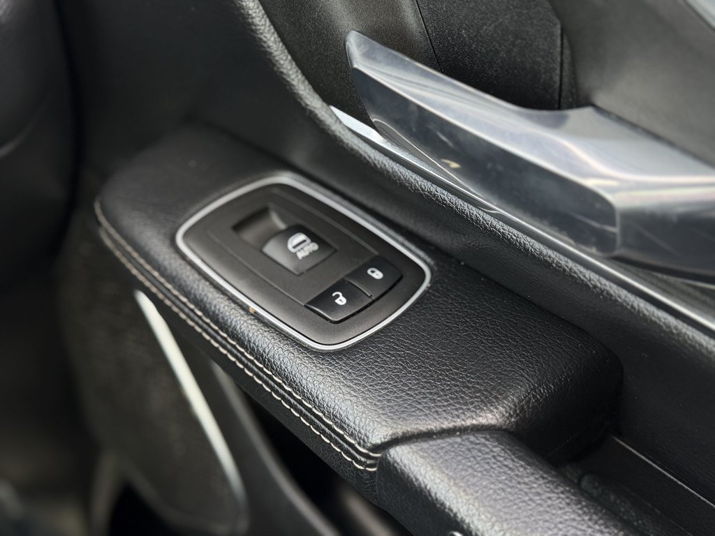 Used 2022 RAM 1500 Laramie w/ Sport Appearance Package AWD/4WD image 13