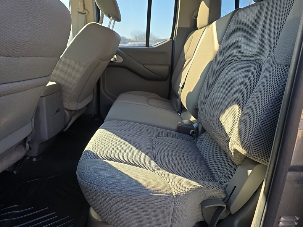 Used 2021 Nissan Frontier SV image 14