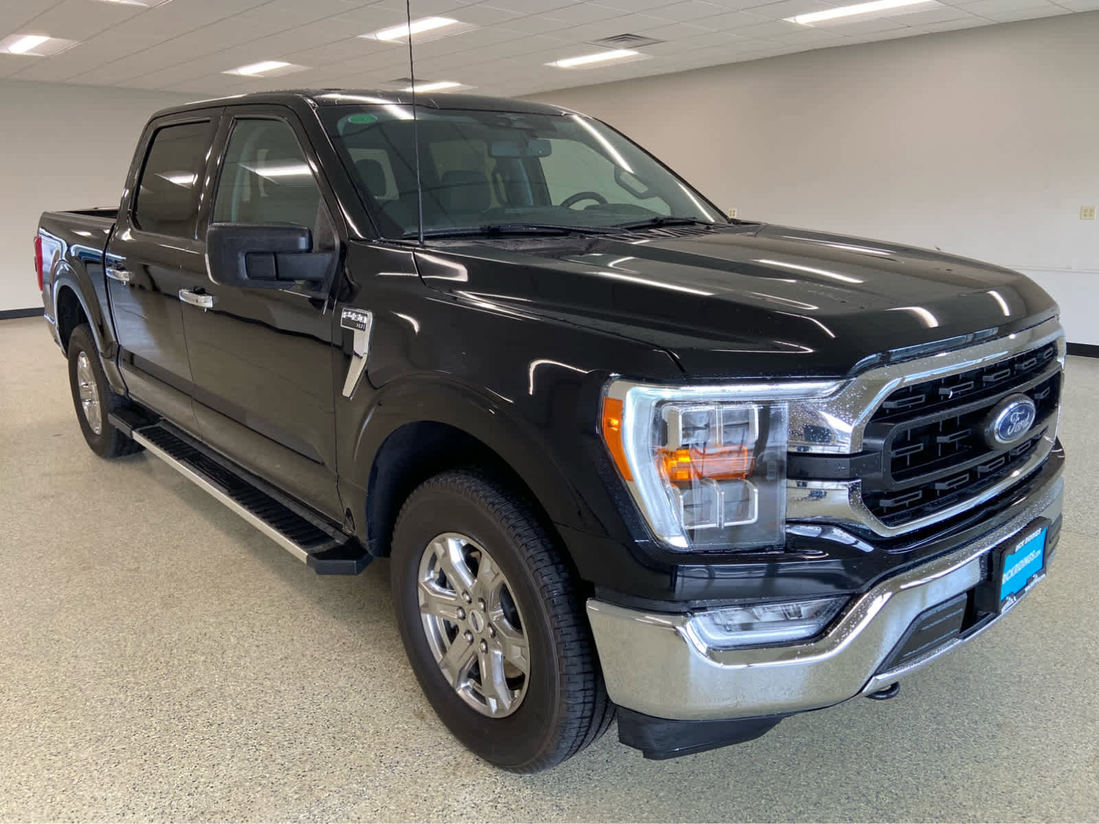 Used 2023 Ford F150 XLT w/ Equipment Group 302A High AWD/4WD image 4