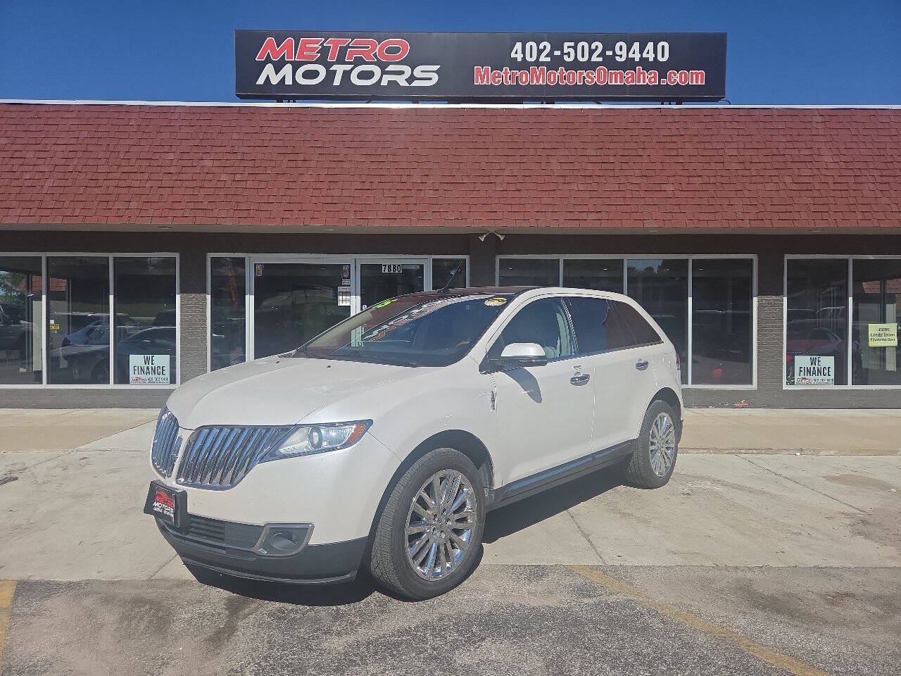 Used 2015 Lincoln MKX AWD w/ Equipment Group 102A image 2