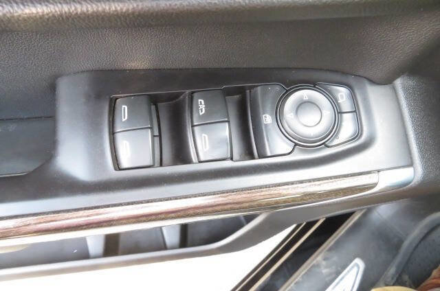 Used 2019 Chevrolet Silverado 1500 LT w/ All-Star Edition image 17