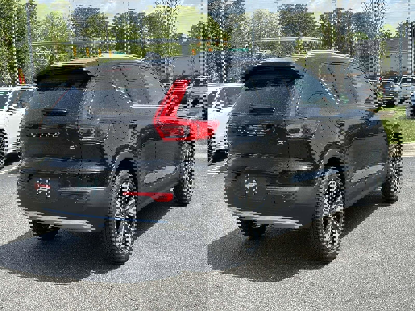 Certified 2025 Volvo XC40 B5 Ultra w/ Climate Package image 20