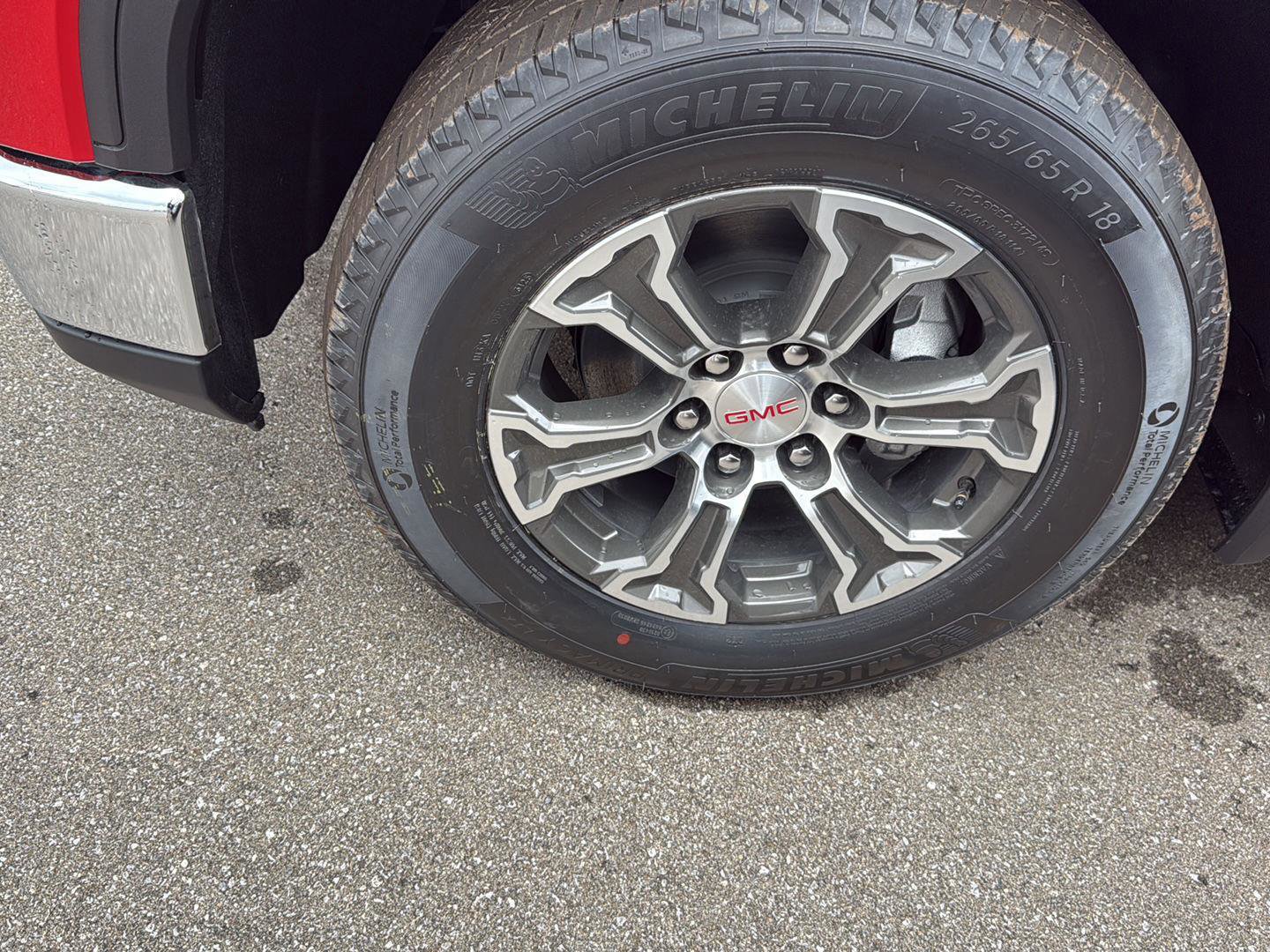 New 2026 GMC Sierra 1500 SLE w/ Preferred Package image 3