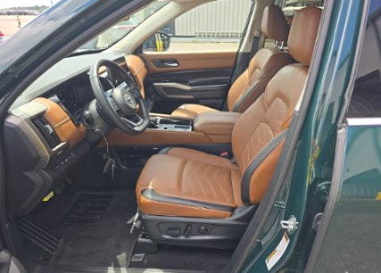 Used 2025 Nissan Pathfinder Platinum w/ Cargo Package FWD image 8